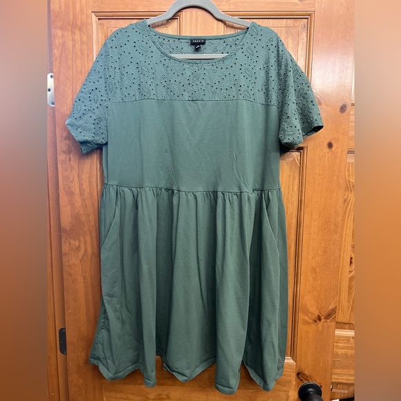 Torrid Green Eyelet Mini Dress - Picture 1 of 3
